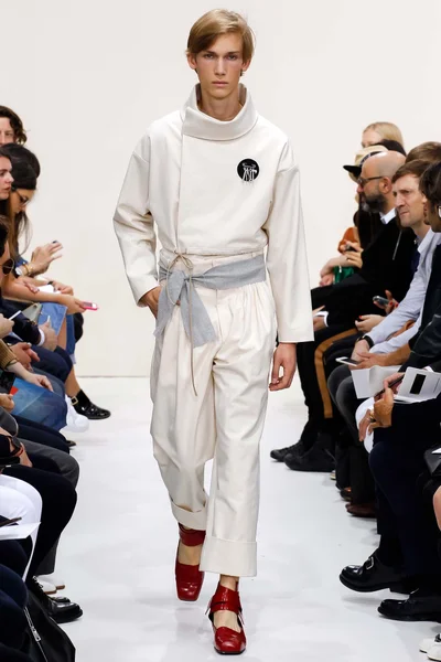 Look 13